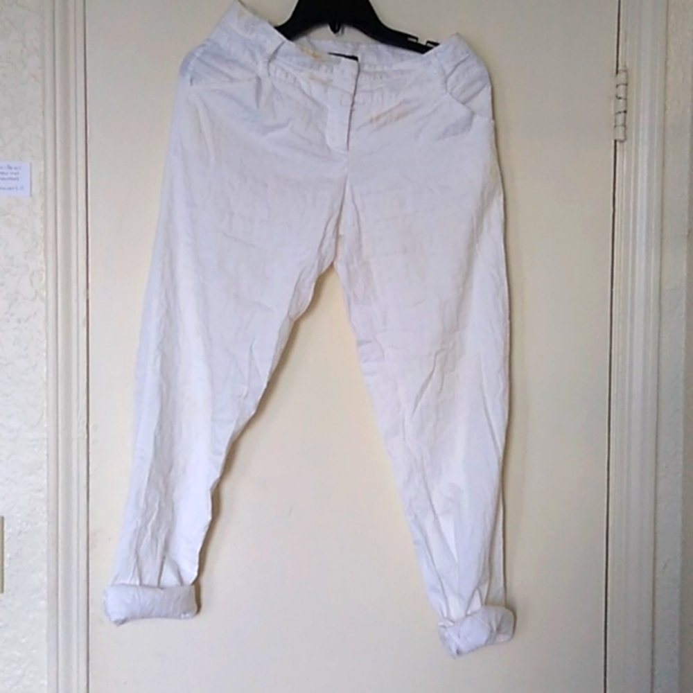 White size 5 Takara pants with inside button and 2 clasps to close